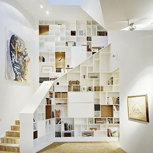 Bibliotheque design escalier-Mayenne