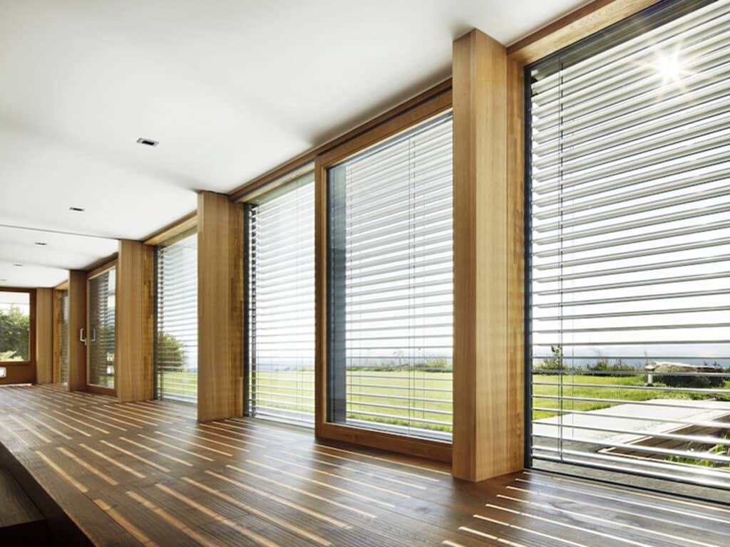 🌡 Il fait déjà chaud : comment éviter la surchauffe dans votre maison à Mayenne et La Baule ?