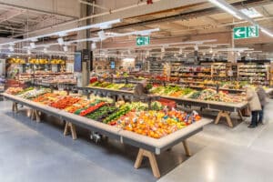 Meuble bois pour magasin-Mayenne