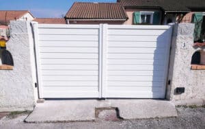 portail pvc blanc mayenne