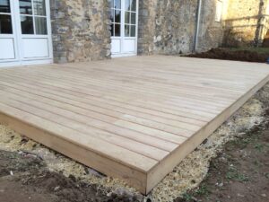 Fabrication d'une terrasse en bois exotique acacia - Laval - Mayenne