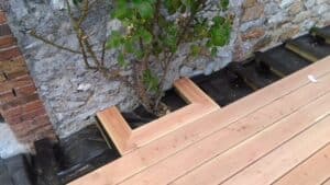 intégration végétation dans terrasse bois douglas mayenne louverné laval