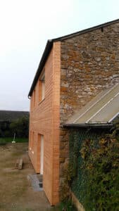 isolation de façade en laine de roche et bardage bois Mayenne