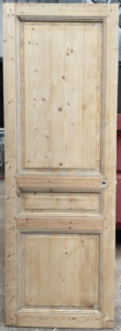 Porte en bois décapée-Mayenne