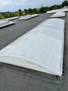 skydome ou lanterneau traité contre la surchauffe