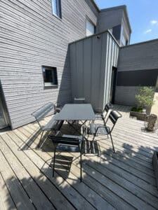 Terrasse bois à dégriser sale et à nettoyer Mayenne Laval