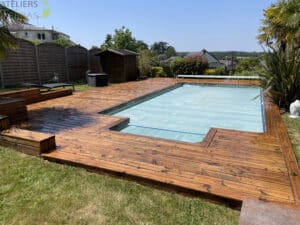 Terrasse en bois lavée, dégrisée et nettoyée - Mayenne