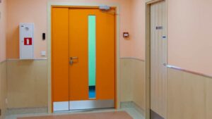 porte coupe feu 60 minutes avec vitrage et femre porte Mayenne