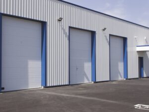porte sectionnelle entreprise sur mesure Mayenne