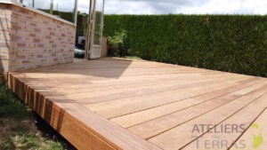 terrasse en bord de piscine bois exotique cumaru Mayenne