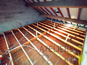 Isolation des combles et nettoyage plafond grenier sous toit Mayenne