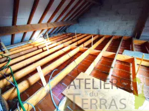 isolation des combles, nettoyage plafond avant soufflage Mayenne