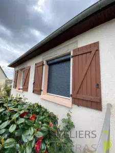 Pose de volet roulant en aluminium solaire Mayenne