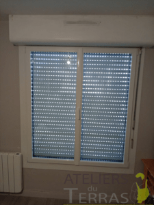Pose d'une fenêtre avec volet roulant PVC Mayenne