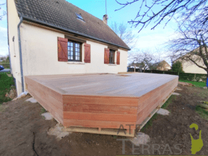 terrasse en bois exotique rouge Mayenne