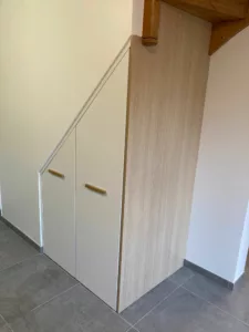 Meuble sur mesure sous escalier Mayenne