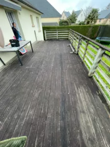 terrasse bois très sale avant nettoyage Mayenne La baule